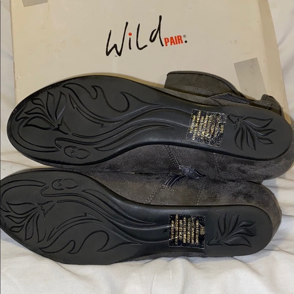 Wild Pair “Desi” Gray Suede Boots - Size 10 - Picture 4 of 5
